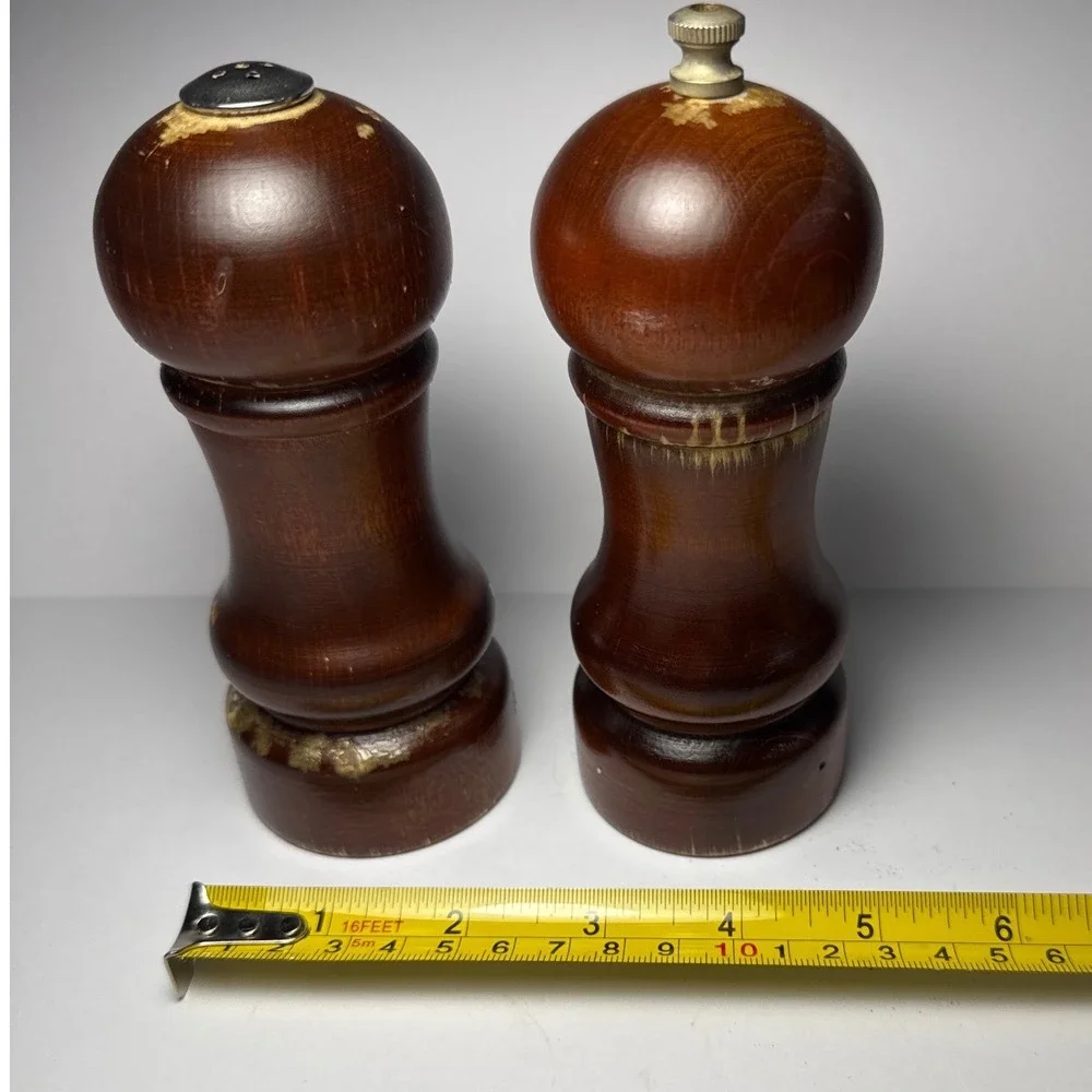 Leeds Engineering Salt Pepper Shaker Set 6in Brown Vintage Wood MCM USA